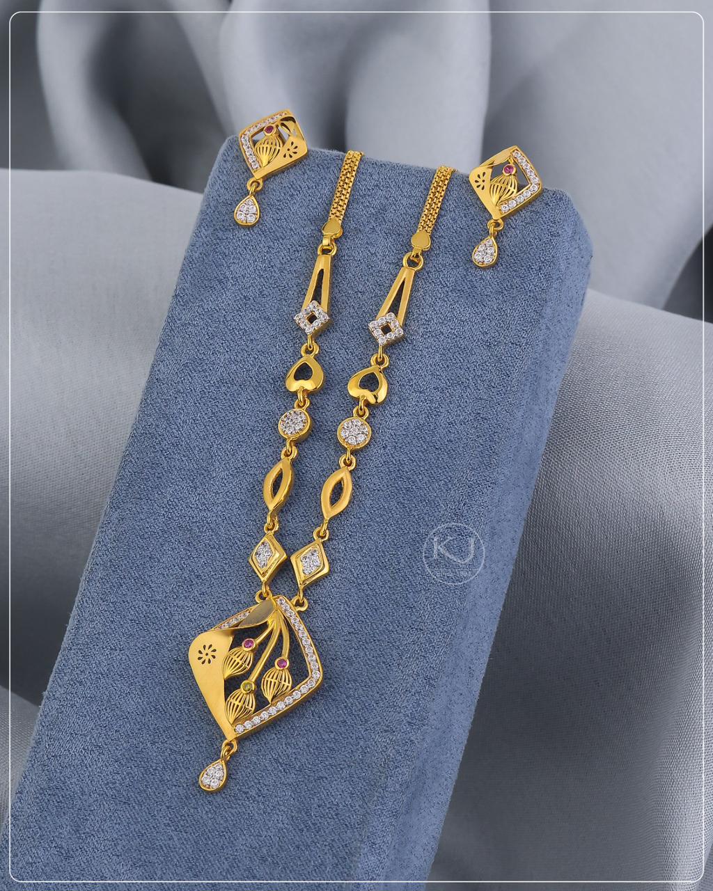 Female Chain & Butti